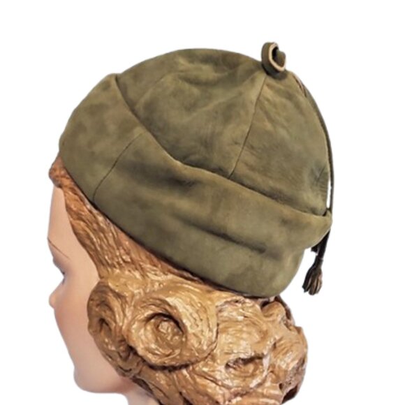 Olive Green Real Suede 1960s Vintage Round Pillbox Beanie Hat With A Tassel main image 6